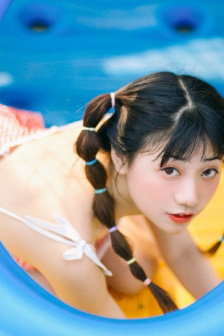 《年轻女教师》在线